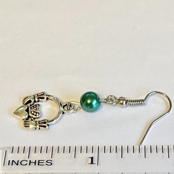 Claddagh Earrings Silver Plated Irish Celtic St Patricks Day Green Glass Pearl - Picture 9 of 9